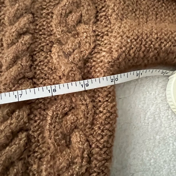 Zara cropped camel crewneck sweater in size S. NWOT. - Picture 4 of 6